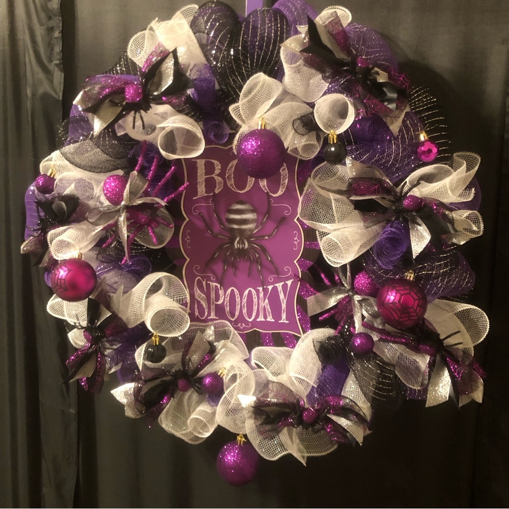 Spooky Spider 24 inch door wreath
